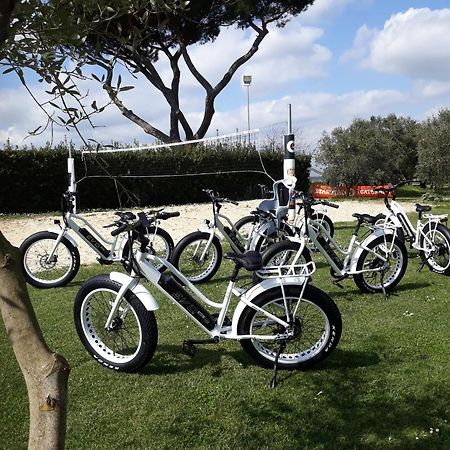 Bici Grill Decimo Miglio Aeroporto Ciampino Francigena Country House Exterior photo