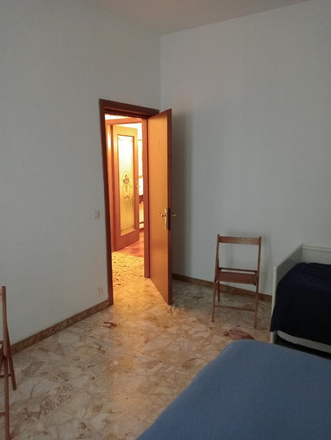 Bici Grill Decimo Miglio Aeroporto Ciampino Francigena Country House Exterior photo